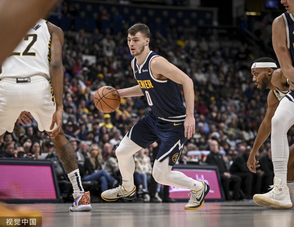 斯在第四节 斯在第四节